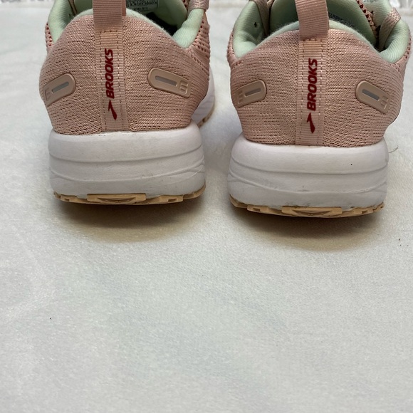 Brooks Revel 6 athletic running shoes in the Peach Whip/Pink women’s size 6.5 - Picture 8 of 12
